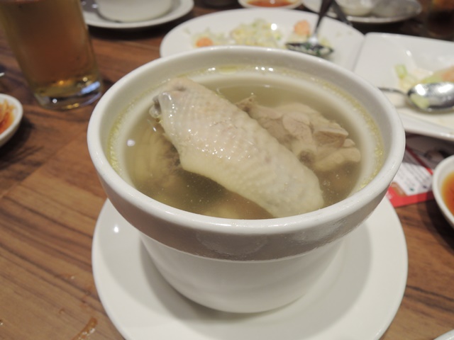 台北夕食10　チキンスープ
