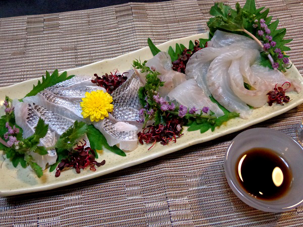 鱸 すずき の捌き方 家庭で簡単調理法 旬の魚を刺身でご堪能 簡単レシピでうちごはん