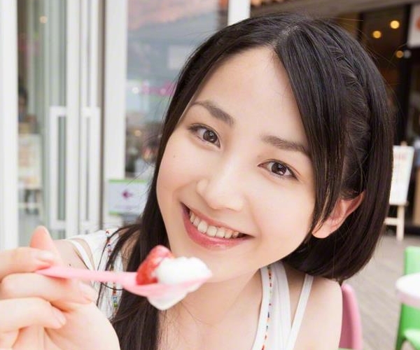 吉川友｜巨乳の白い妖精 エロ可愛いグラビア画像125枚と動画