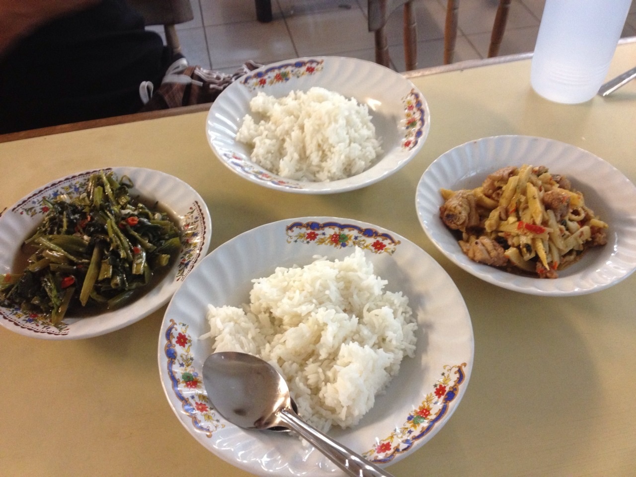 パタヤ食事